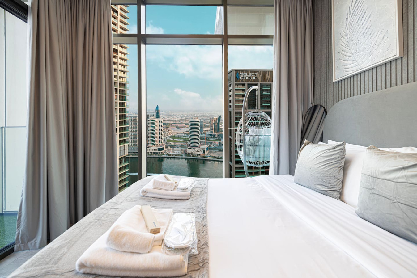 High Rise Premium 2BR | PS5 | Burj Khalifa View thumbnail 31