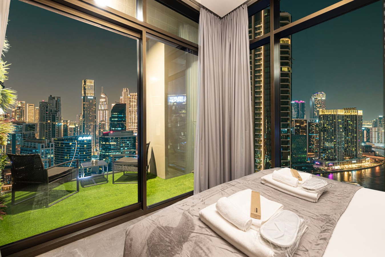 High Rise Premium with PS5 photo