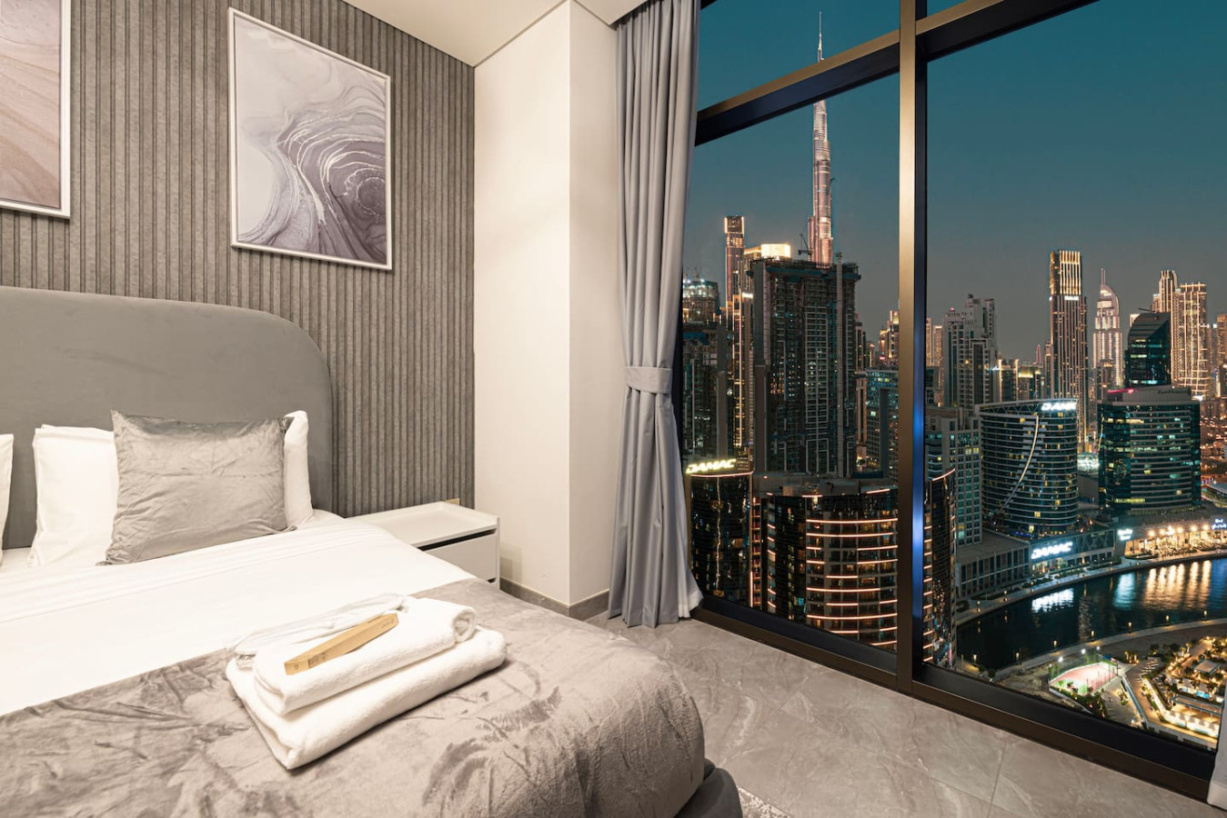 High Rise Premium with PS5 photo