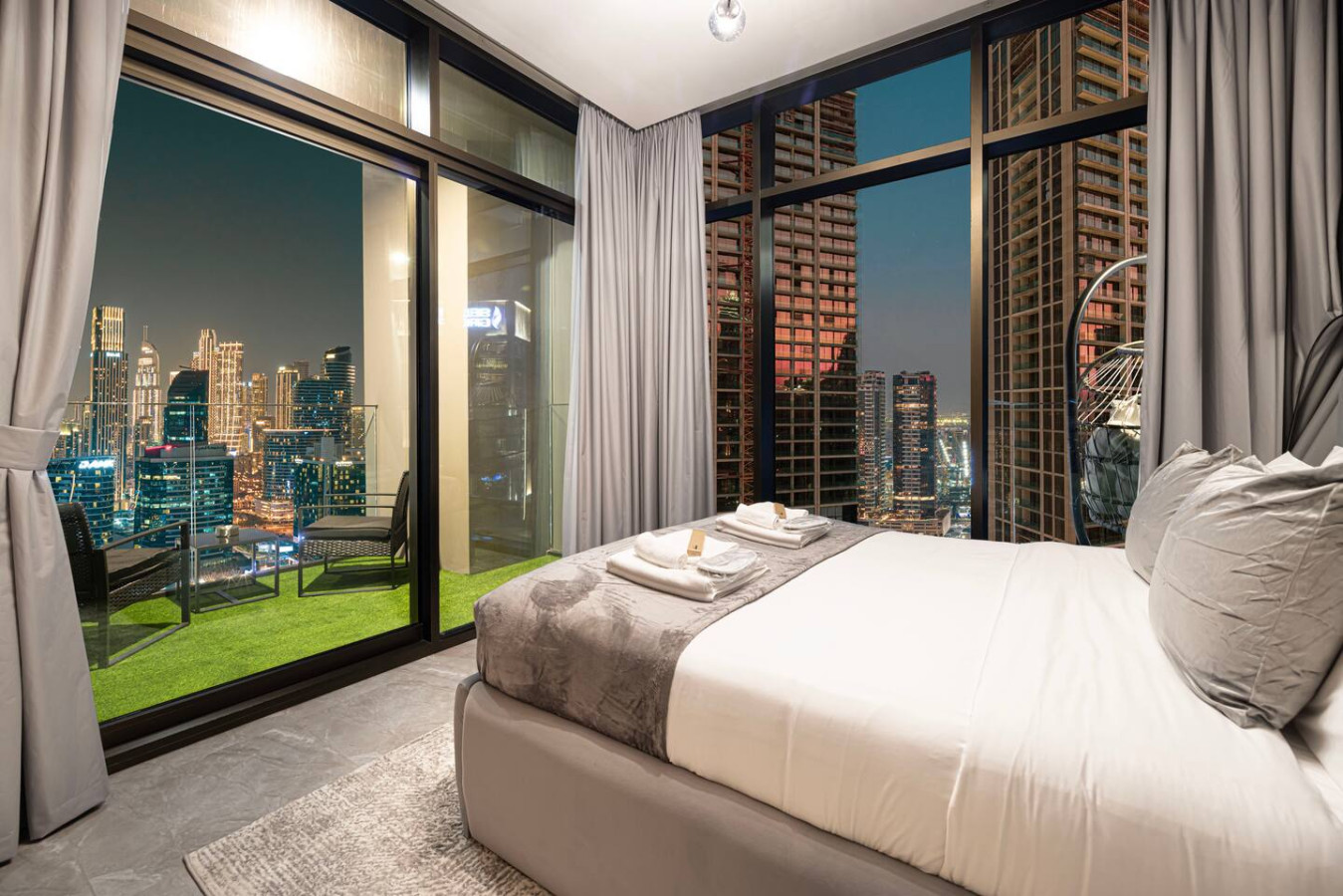 High Rise Premium with PS5 photo