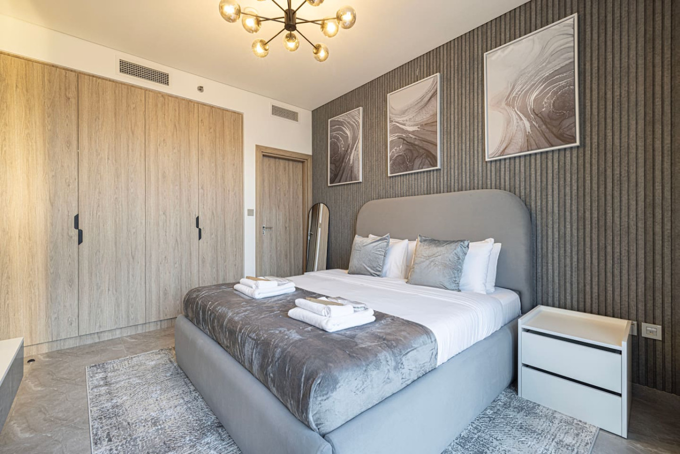 High Rise Premium with PS5 photo