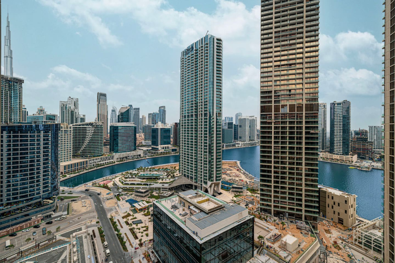 High Floor Burj & Canal View | 5 Mins to Dubai Mall thumbnail 15