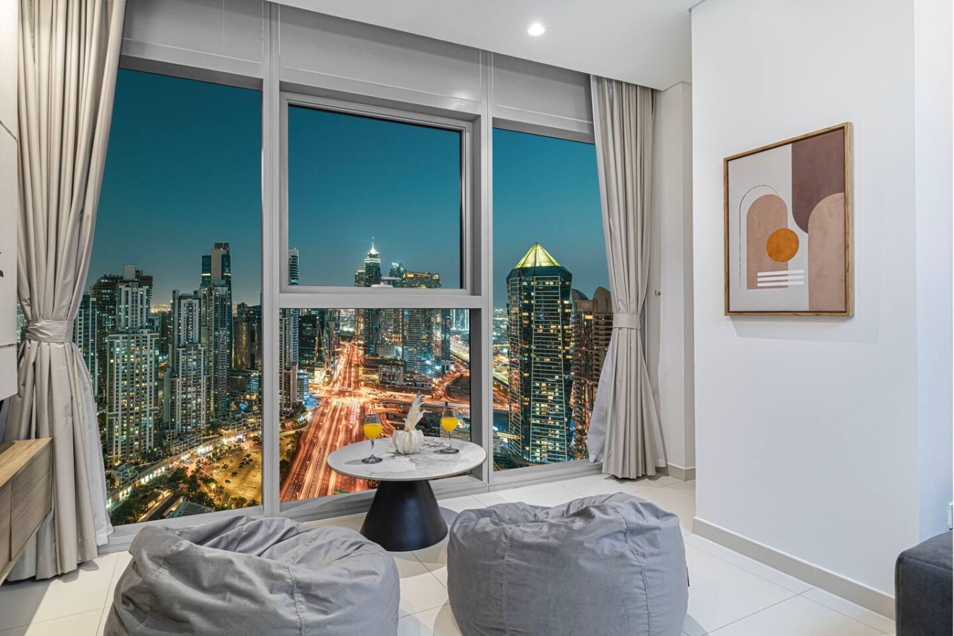 64th Infinity Pool | 2BDR Luxe | 1 of 1 photo