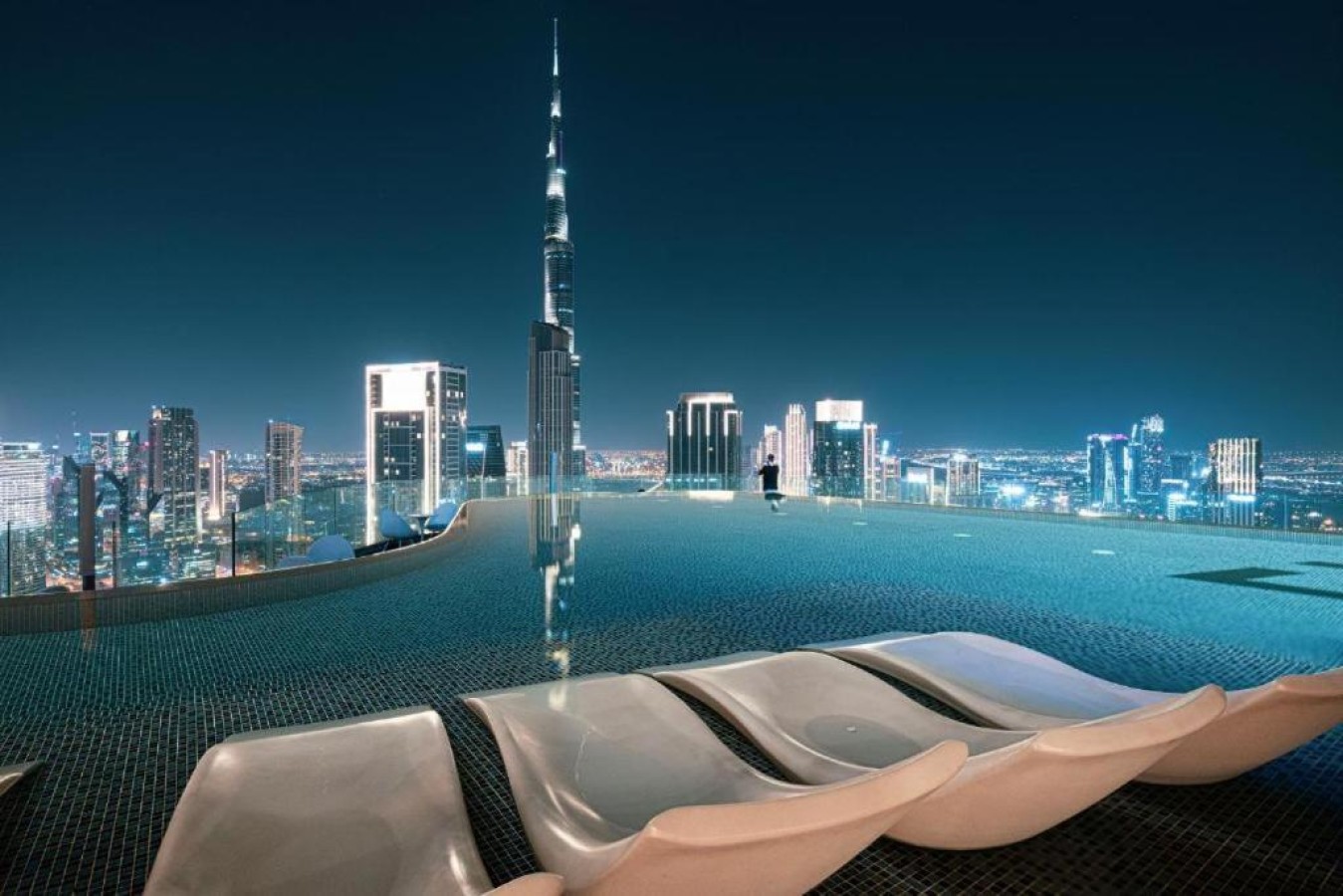 High Infinity Pool | Burj Khalifa View | Spa & Gym photo