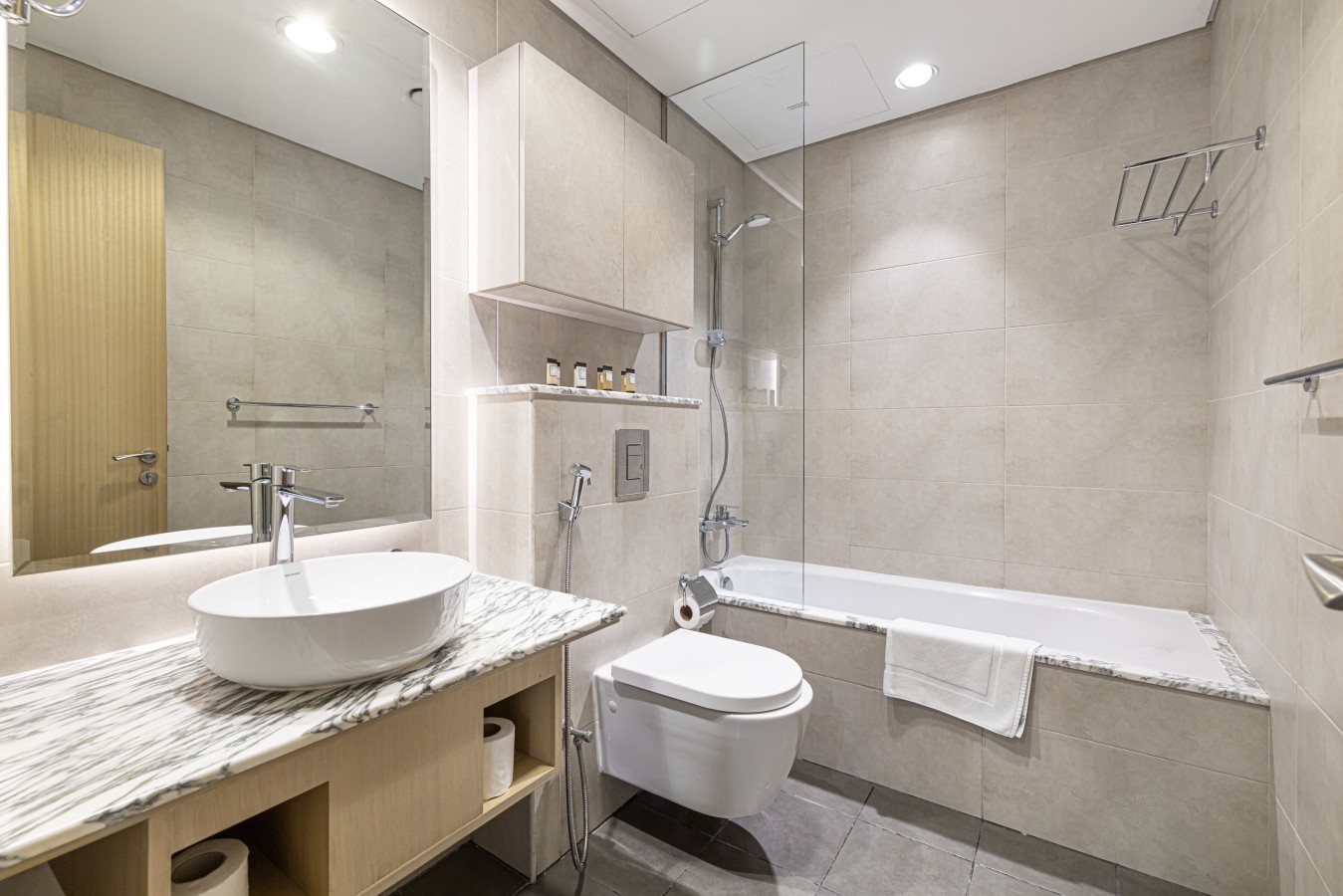 Luxury 2BR | Burj Khalifa View | By Deffor Escapes photo