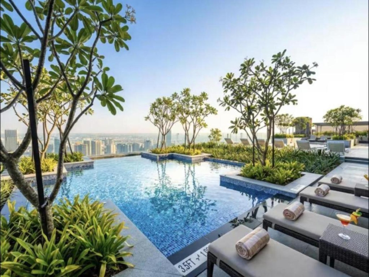 Luxury 2BR | Burj Khalifa View | By Deffor Escapes photo