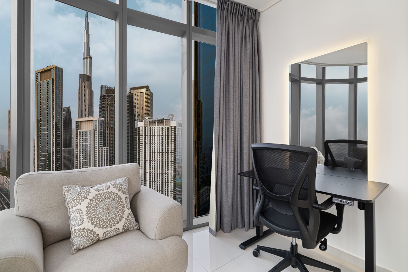 Deluxe 2BR | Burj Khalifa View | By Deffor Escapes photo