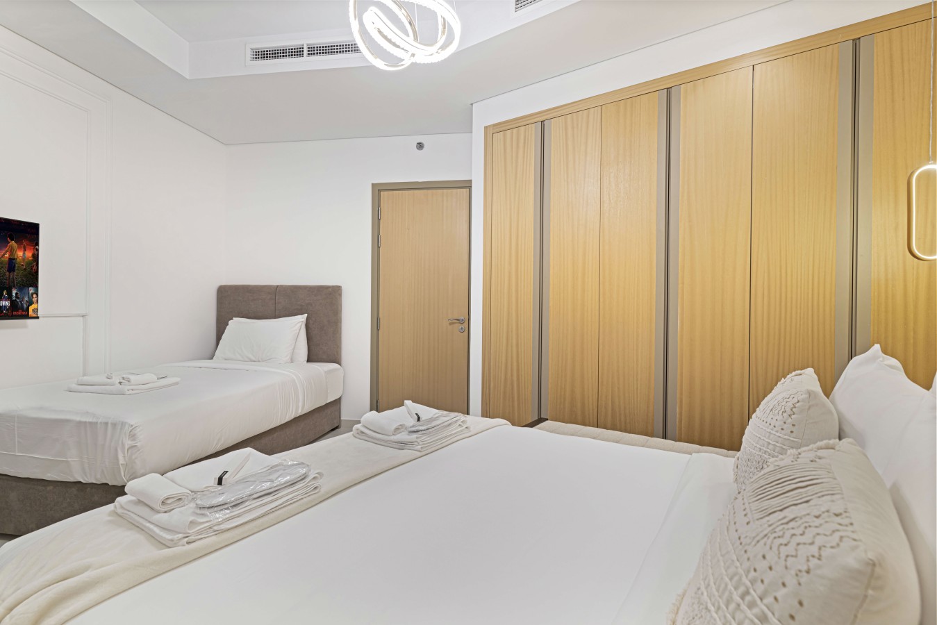Deluxe 2BR | Burj Khalifa View | By Deffor Escapes photo