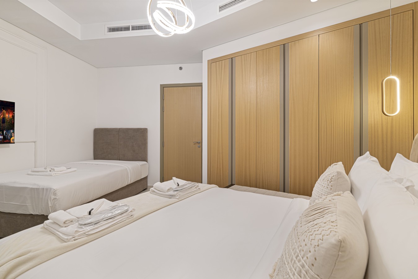 Deluxe 2BR | Burj Khalifa View | By Deffor Escapes photo