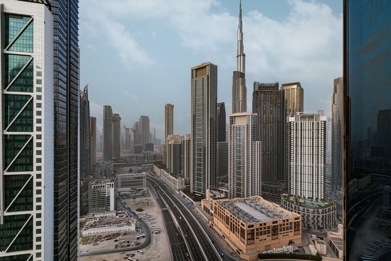 Deluxe 2BR | Burj Khalifa View | By Deffor Escapes photo
