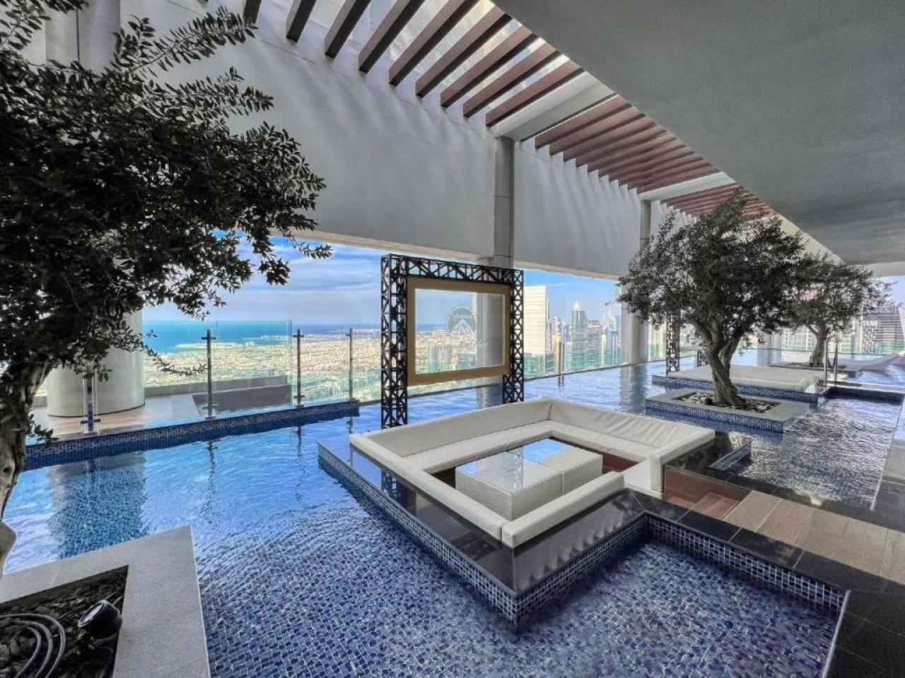Deluxe 2BR | Burj Khalifa View | By Deffor Escapes photo