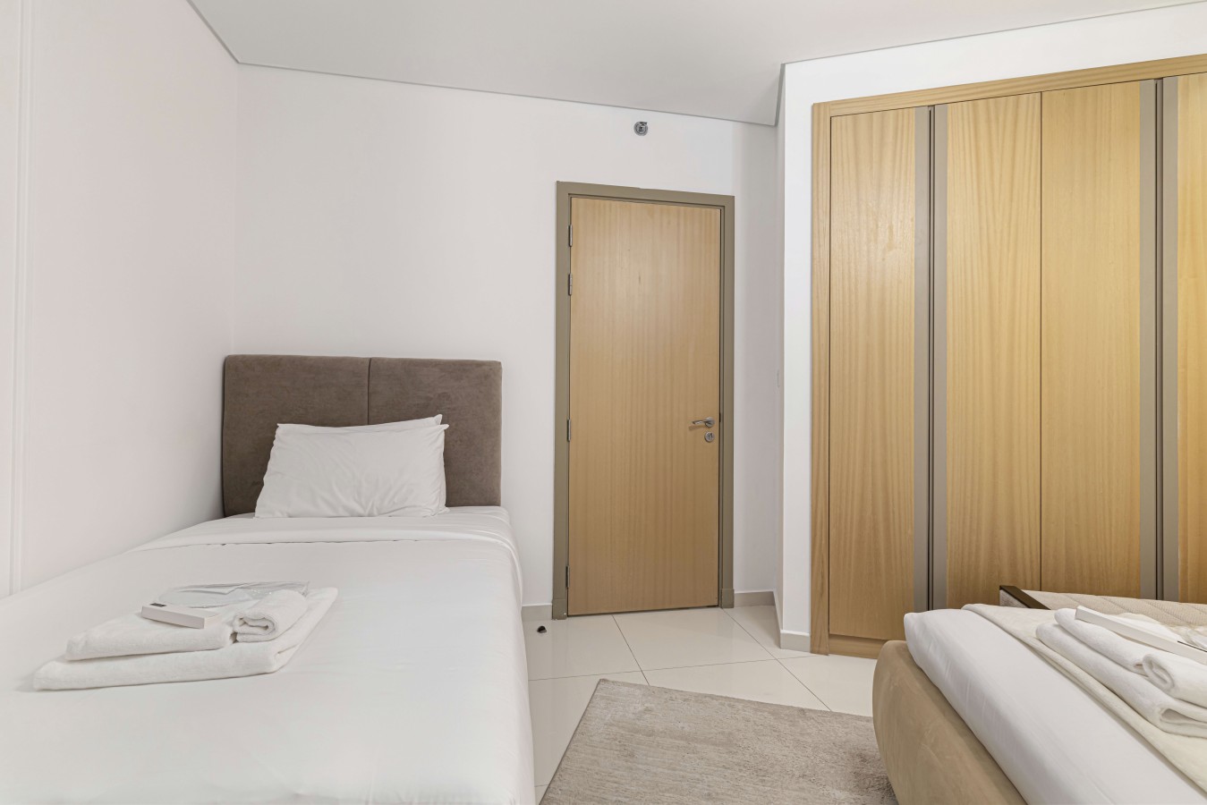 Deluxe 2BR | Burj Khalifa View | By Deffor Escapes photo