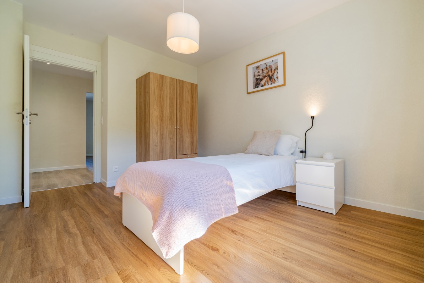 Leaf Apartment in Zurich Oerlikon photo