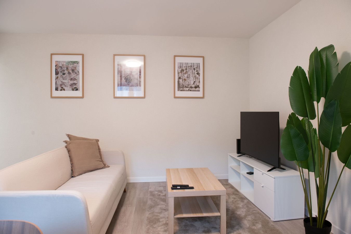 Leaf Apartment in Zurich Oerlikon