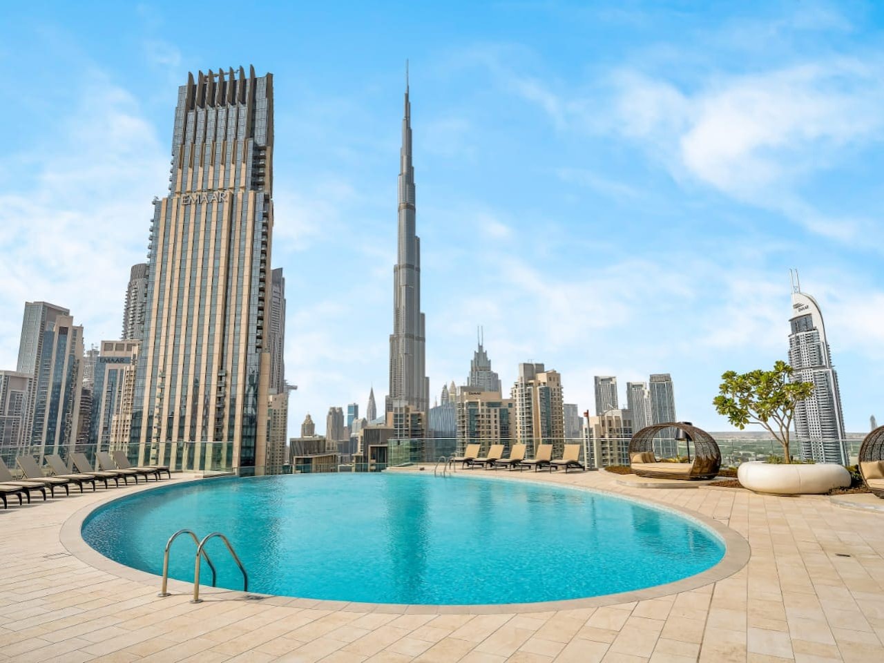 Pool / Gym / Balcony / Skyline / Near Burj Khalifa