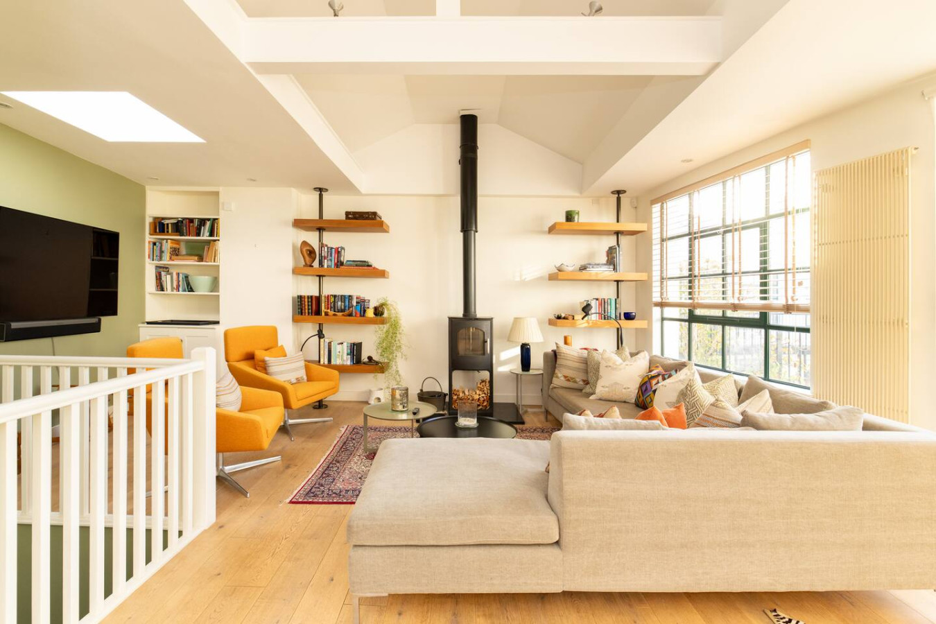 A Gentle Riverside Charm 2 bedroom Mews House