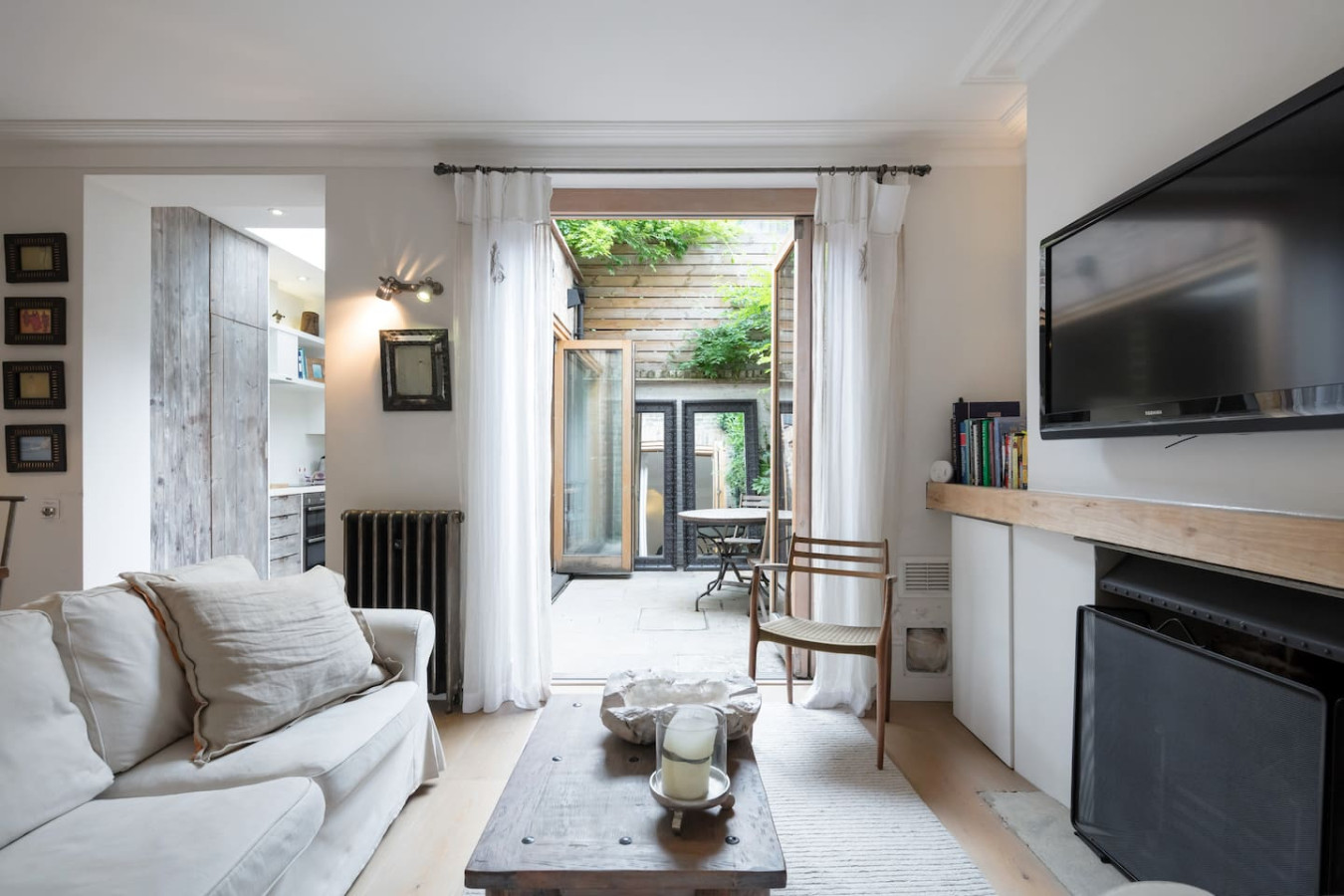 Retreat to a Stylish 1 Bedroom Flat in Chelsea