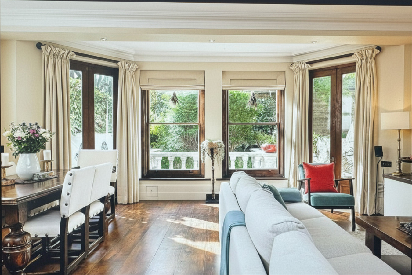 A Chelsea Retreat - 2 BR with Garden and Parking