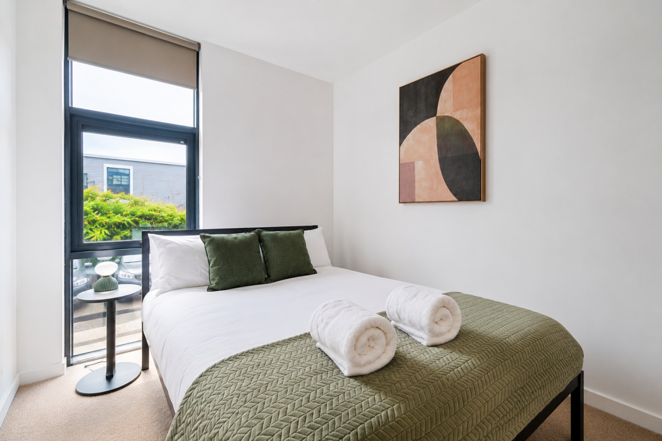Lakeside | 2-Bed Apartment | Staines, Heathrow in Flat 1, Lakeside East, Lakeside Close, Staines-upon-Thames, TW18 3FF, UK - Property image 7 - VivreStays