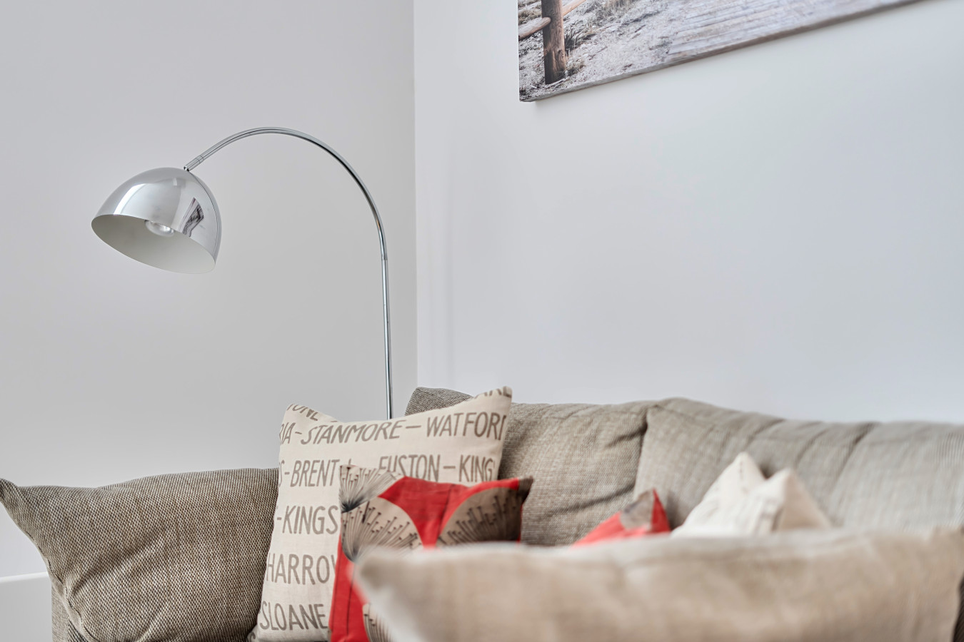 Lakeside | 2-Bed Apartment | Staines, Heathrow in Flat 1, Lakeside East, Lakeside Close, Staines-upon-Thames, TW18 3FF, UK - Property image 9 - VivreStays