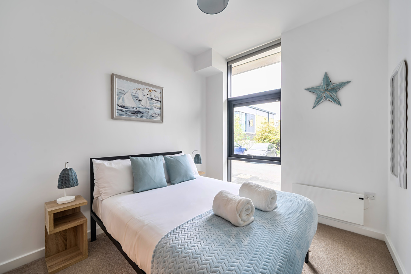 Lakeside | 2-Bed Apartment | Staines, Heathrow in Flat 1, Lakeside East, Lakeside Close, Staines-upon-Thames, TW18 3FF, UK - Property image 2 - VivreStays