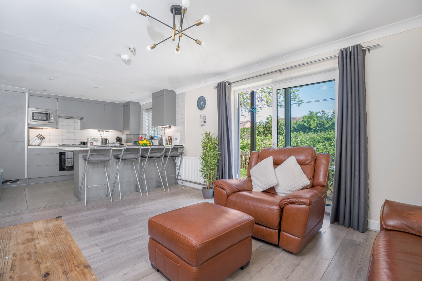 Dickens Place | 2-Bed Apartment | Colnbrook, Heathrow in 7 Dickens Place - Property image 8 - VivreStays