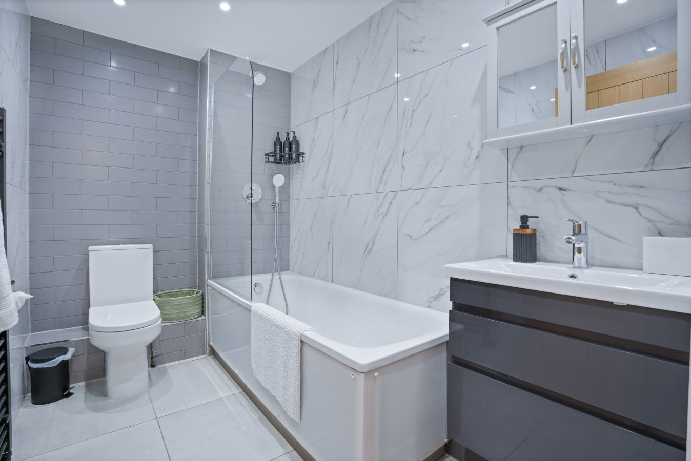 Dickens Place | 2-Bed Apartment | Colnbrook, Heathrow in 7 Dickens Place - Property image 7 - VivreStays