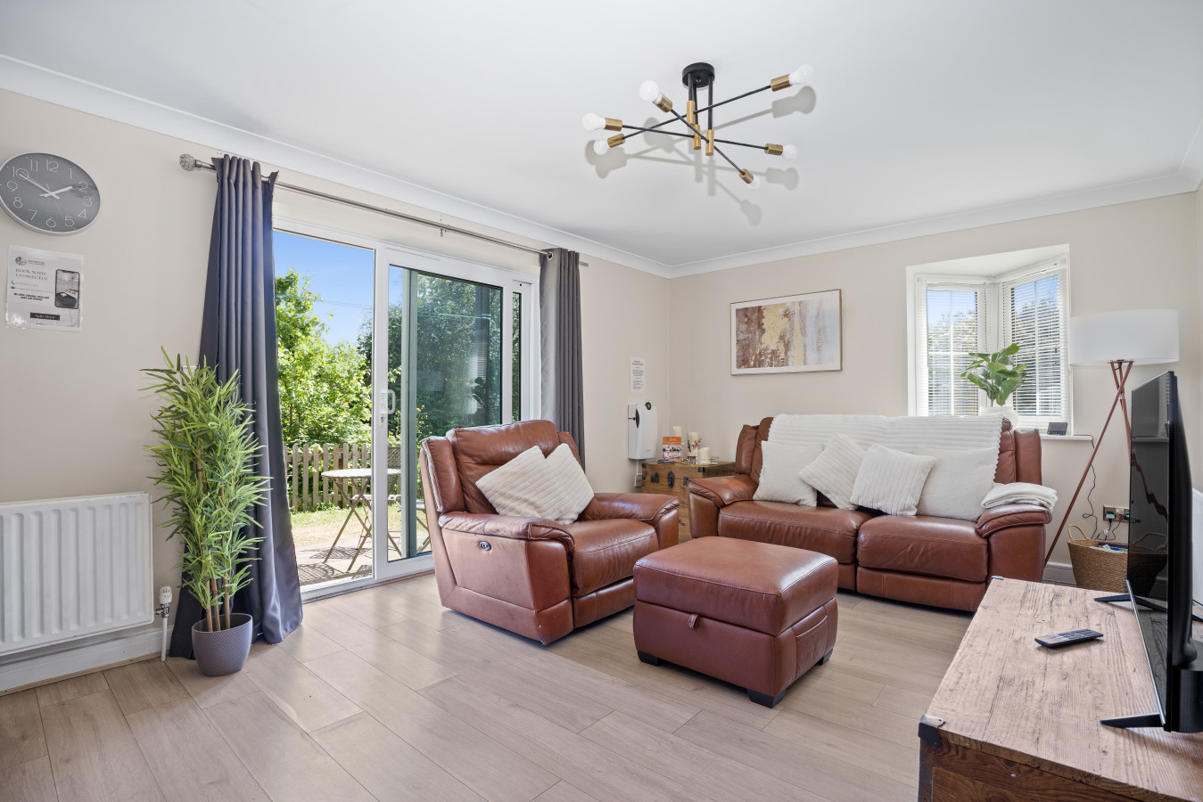 Dickens Place | 2-Bed Apartment | Colnbrook, Heathrow in 7 Dickens Place - Property image 3 - VivreStays