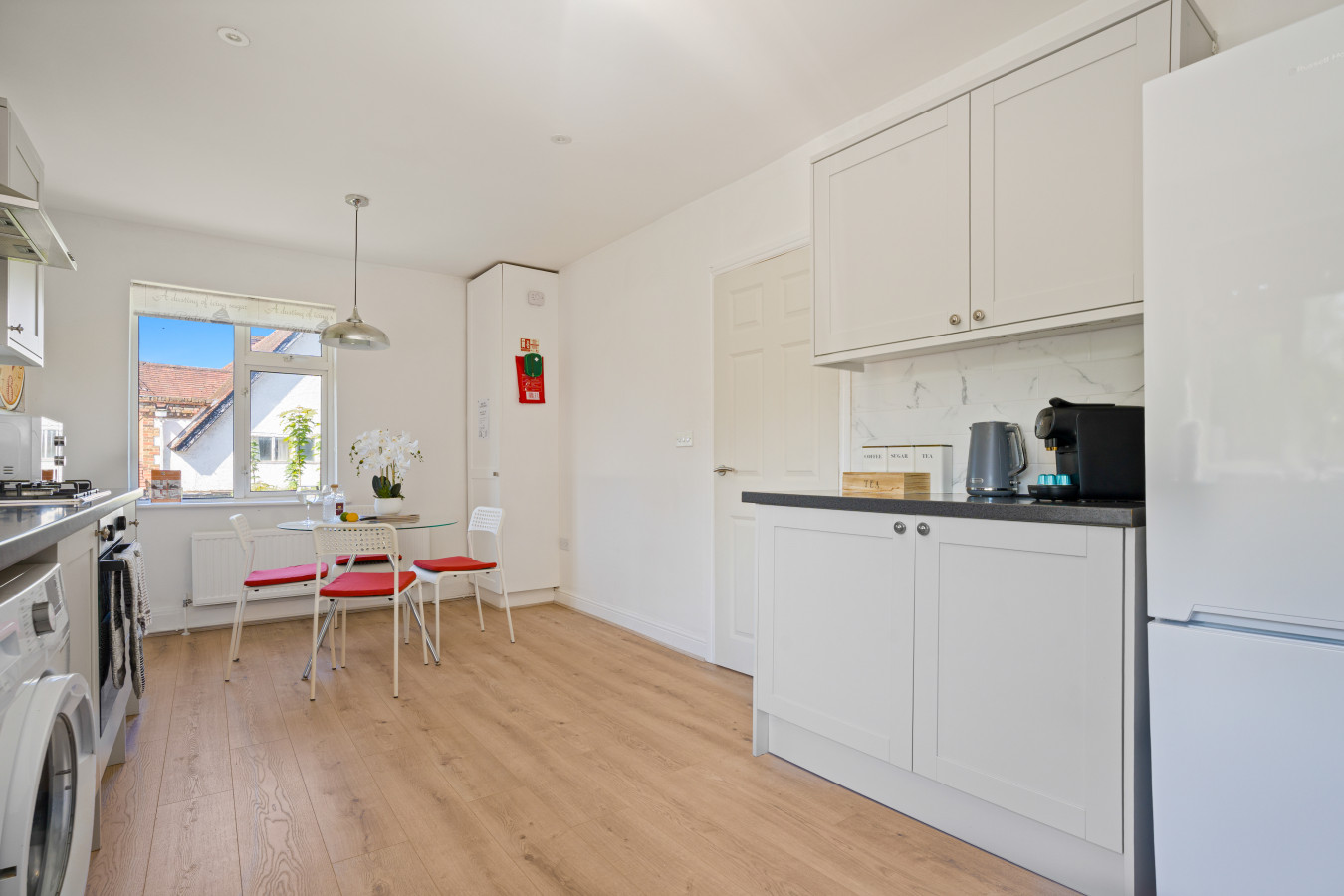 Golden Leaves | 2-Bed Home | Wraysbury, Heathrow in Golden Leaves, 74 Wraysbury Road - Property image 13 - VivreStays