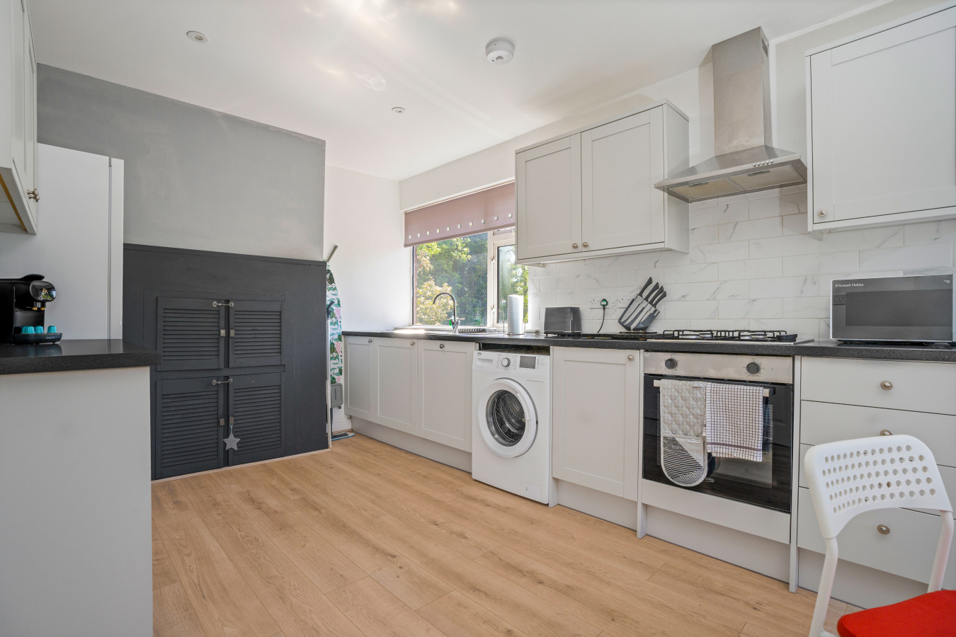 Golden Leaves | 2-Bed Home | Wraysbury, Heathrow in Golden Leaves, 74 Wraysbury Road - Property image 9 - VivreStays