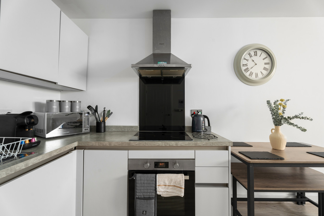 Allington | 2-Bed Apartment | Ashford, Heathrow in 4 Allington House - Property image 6 - VivreStays