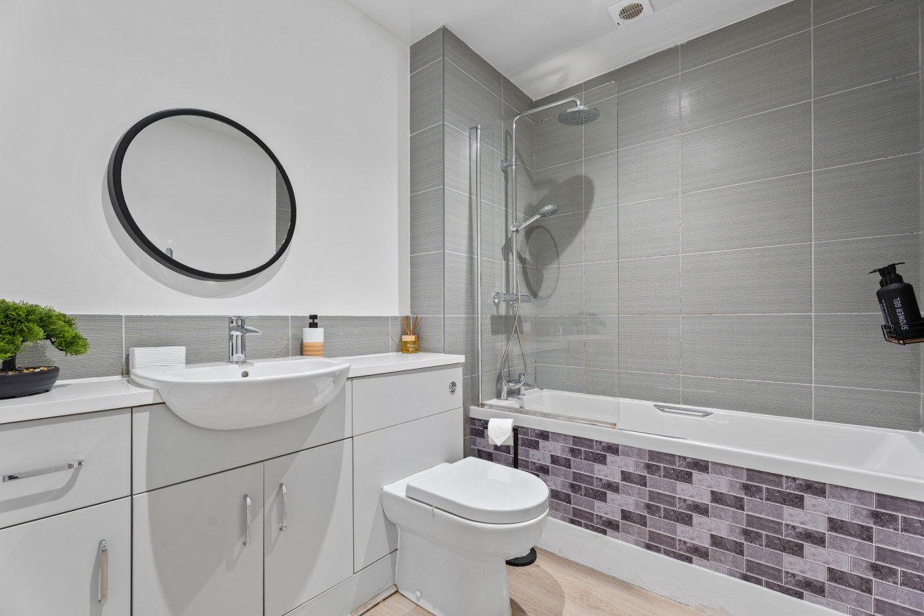 Allington | 2-Bed Apartment | Ashford, Heathrow in 4 Allington House - Property image 5 - VivreStays