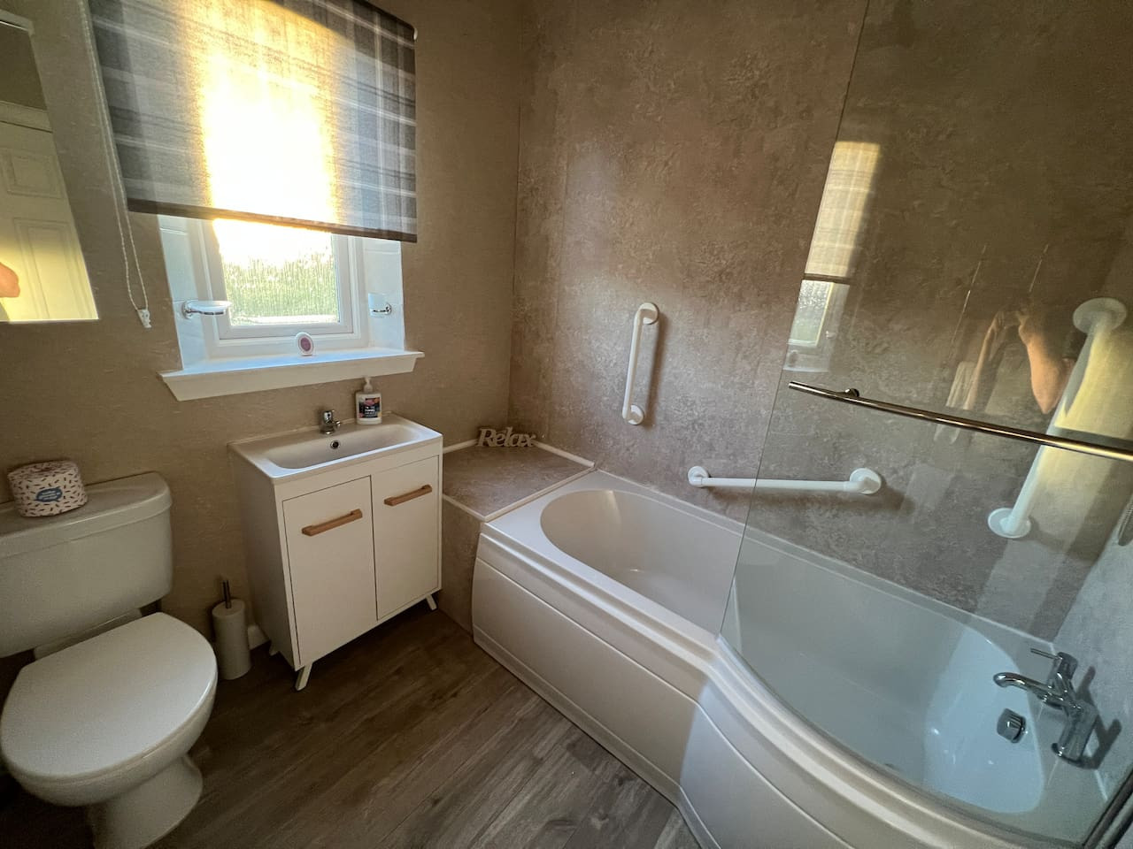 Lomond View Apartment – 2 bedrooms, wifi, parking