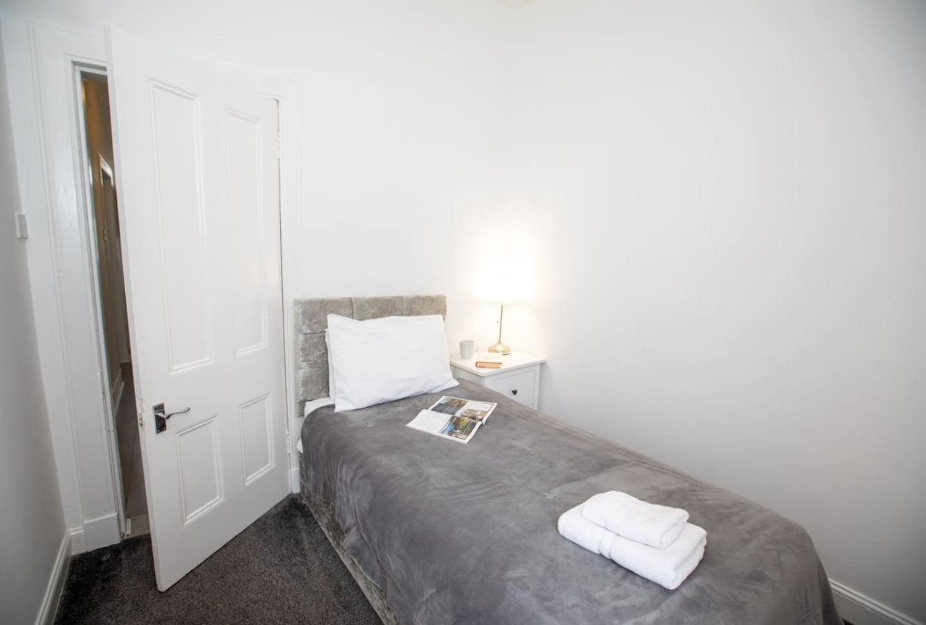 Glebe Street Apartment