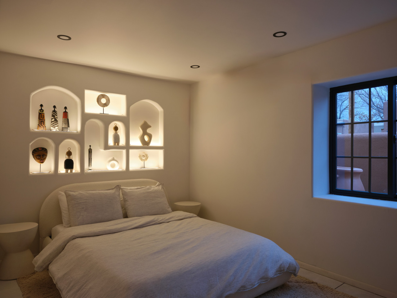 The Nicho House: Ultra-Modern Adobe - Near Plaza