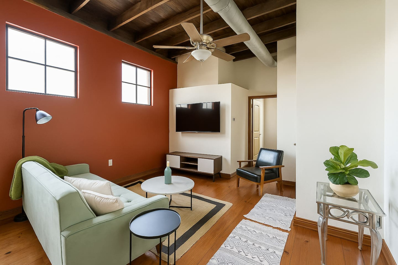 Sleepover | Upscale 2bd/1ba - Downtown Springfield - Springfield, MO