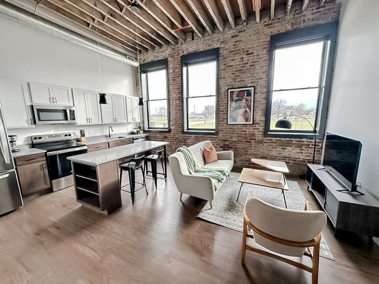 Sleepover | Modern 1bd/1ba Loft - Newton - Iowa