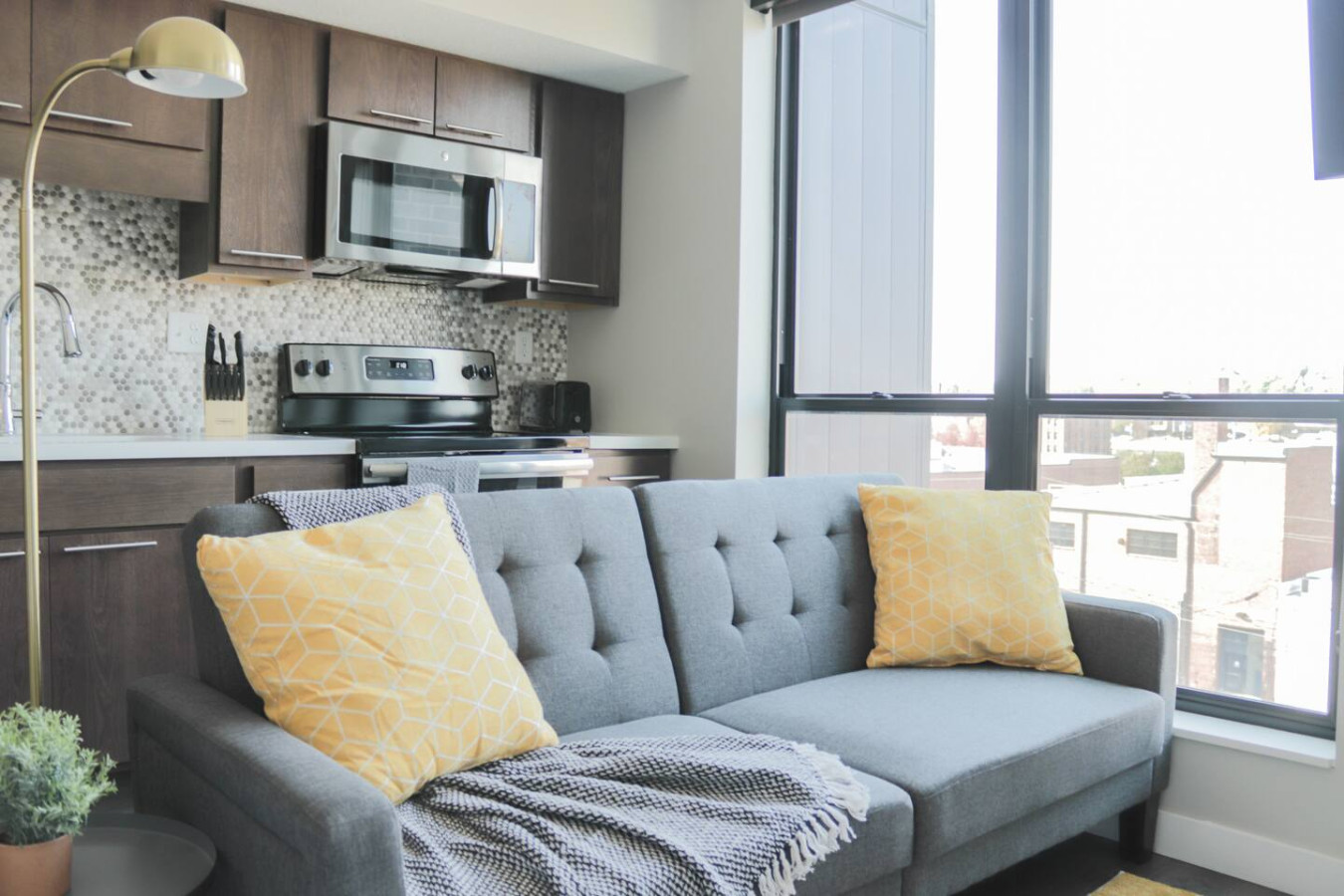 Sleepover | Vibrant Studio - Downtown Des Moines - Des Moines