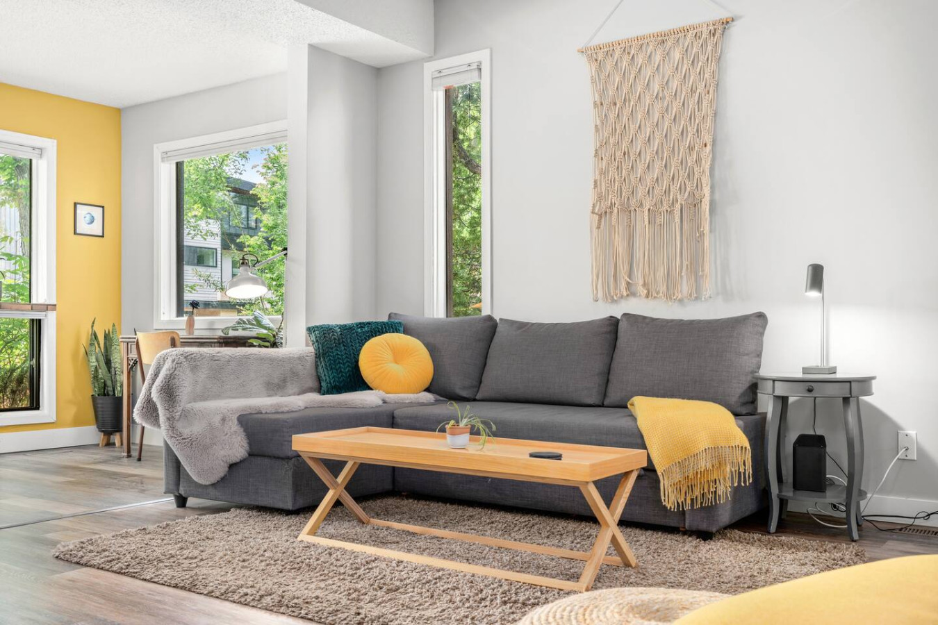 Scarlett Manor | Funky 1 Br Century Home-near Dt, C-train - Canada