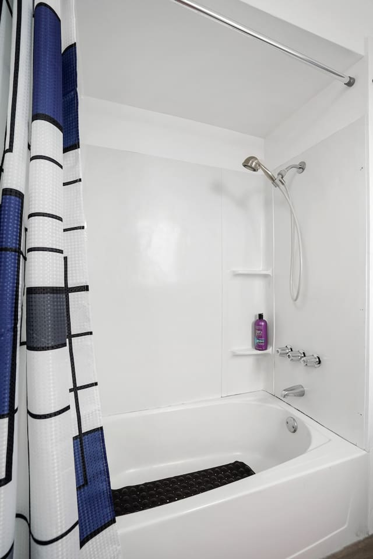 Budget Private Room Near Genentech3 – Monthly Stay photo 11