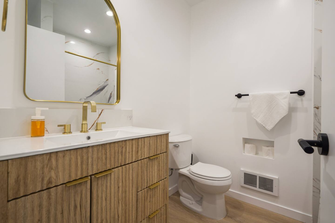 Private Room Shared Bath Near Genentech Kaiser photo 15