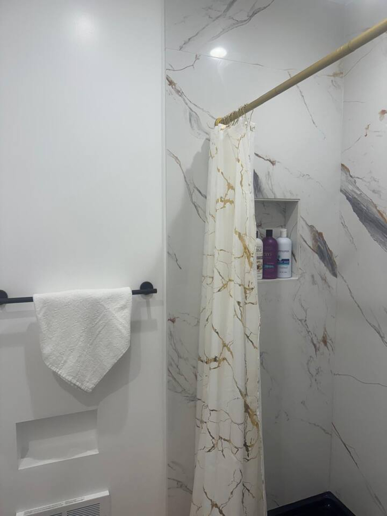 Private Room Shared Bath Near Genentech Kaiser photo 4