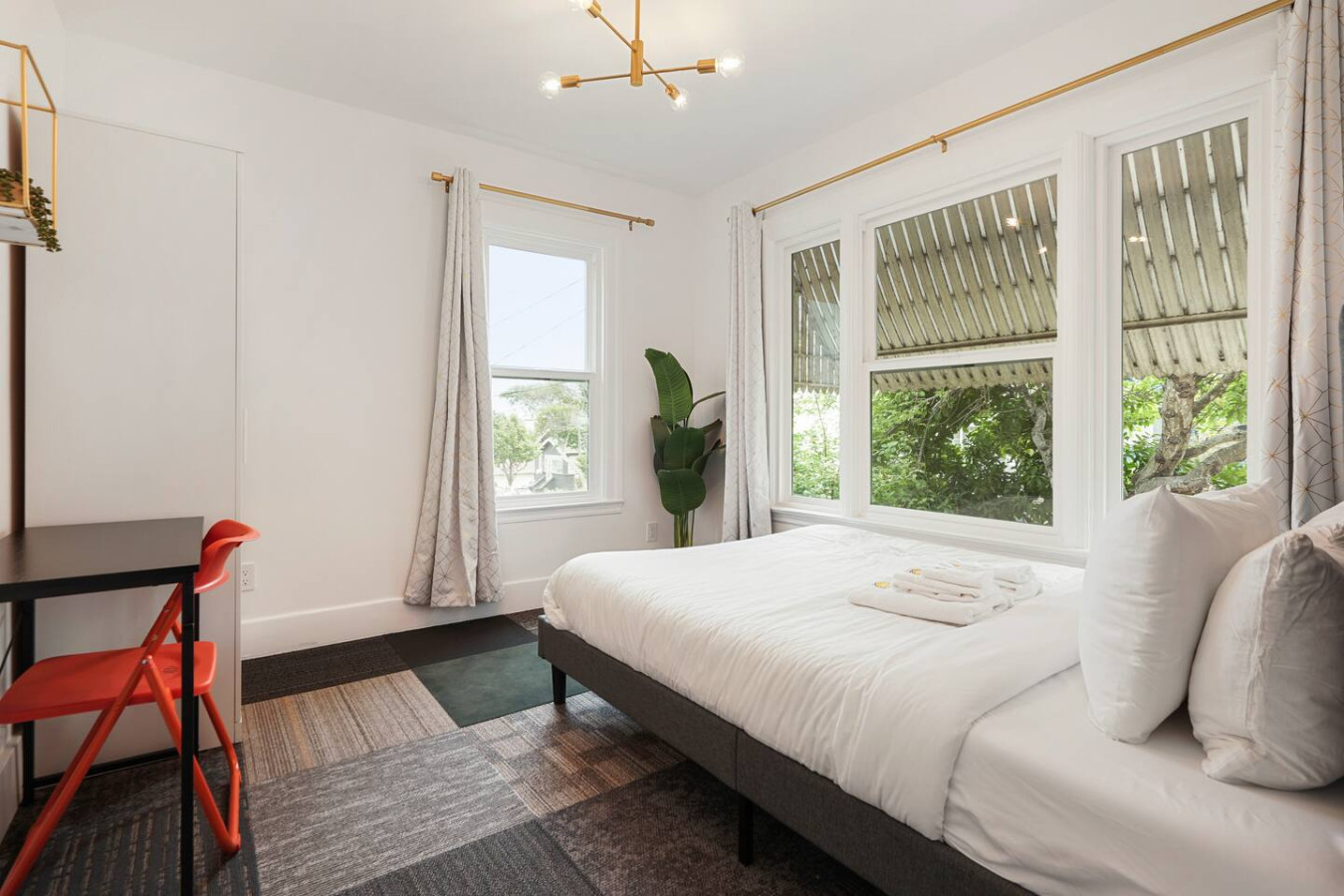 Private Room Shared Bath Near Genentech Kaiser photo 3