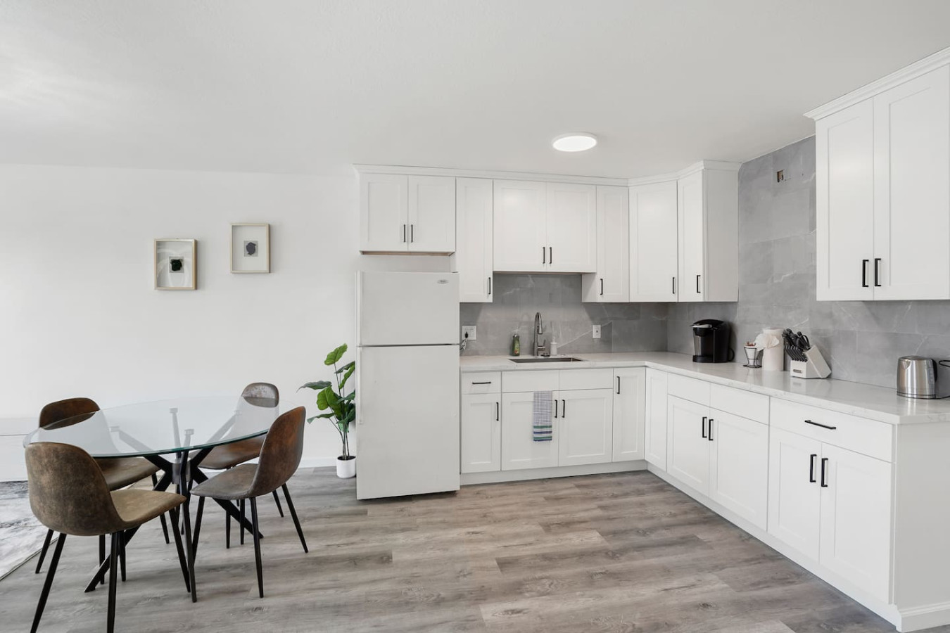 Cozy and convenient 2BR with 1 Bath photo 7