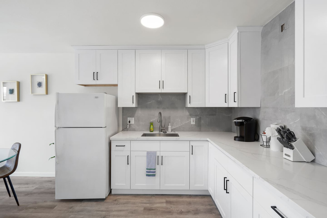 Cozy and convenient 2BR with 1 Bath photo 3