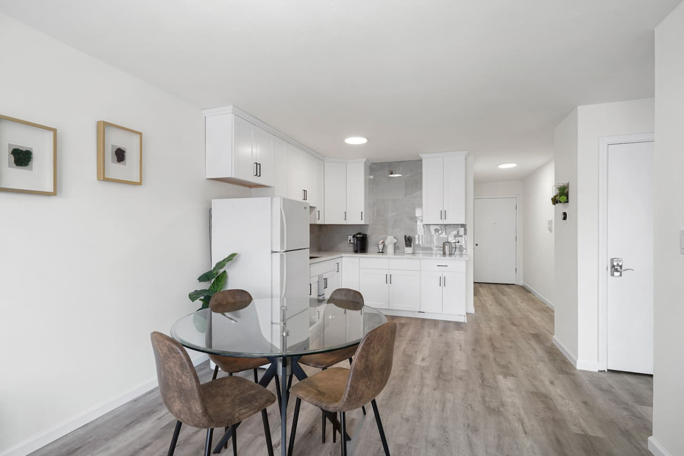 Cozy and convenient 2BR with 1 Bath photo 6
