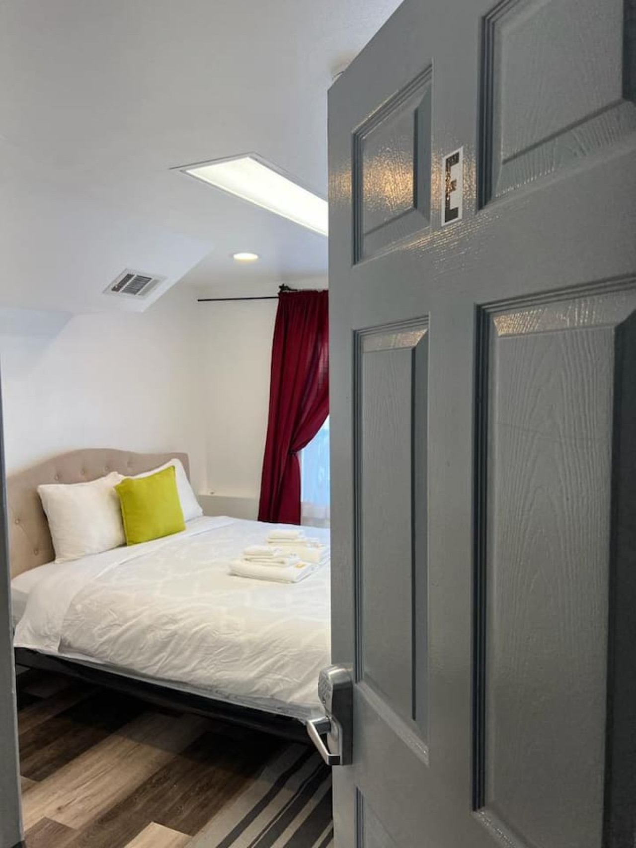 Affordable PrivateRoom ShareBath near Kaiser SFO E photo 5