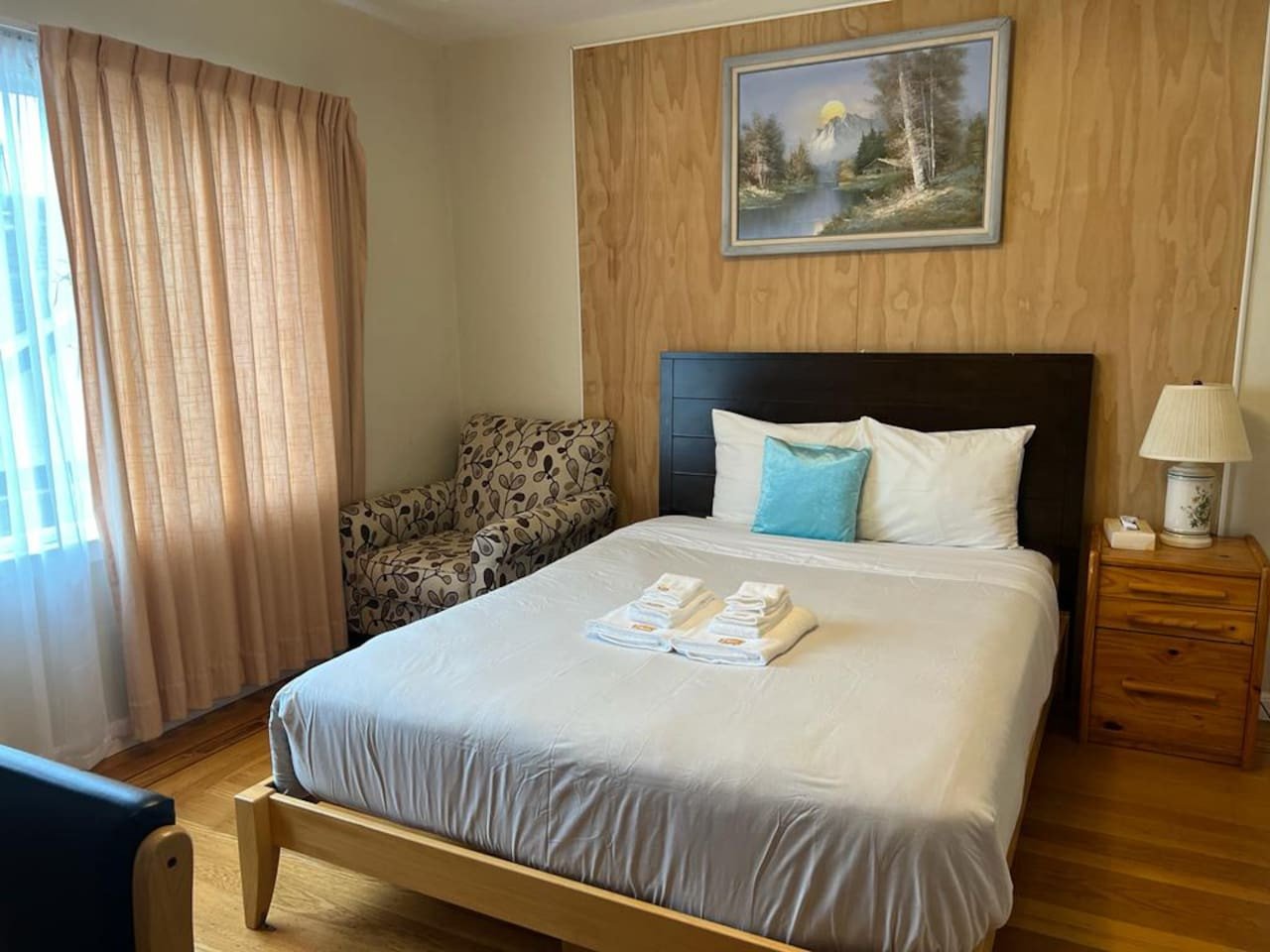 Private Suite w/ shared Bath & Kitchen in SSF 2ML photo 1