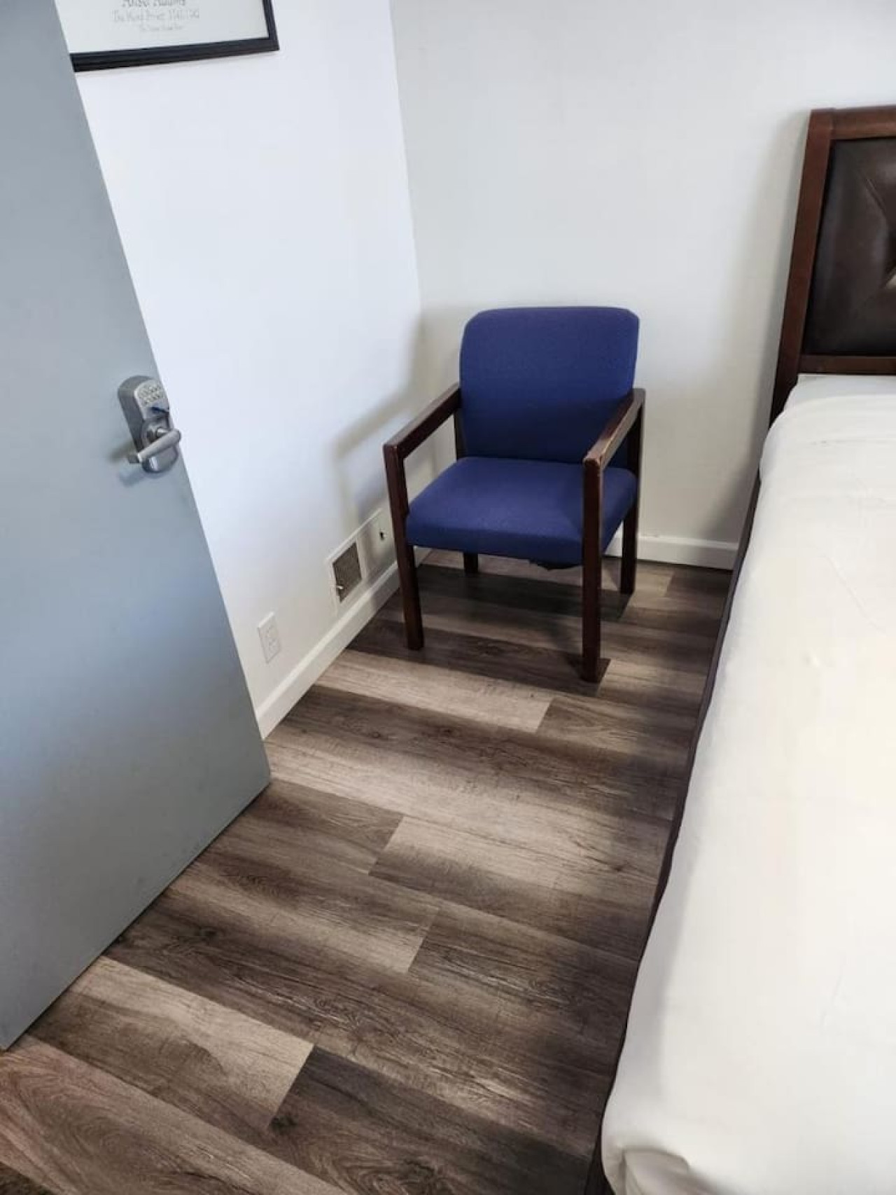 Affordable PrivateRoom ShareBath near Kaiser SFO G photo 6