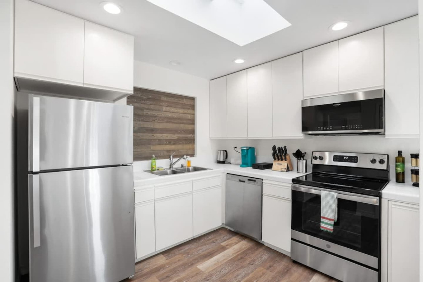 Spacious 5-BR, 2-Bath Home Near Genentech & Kaiser photo 21